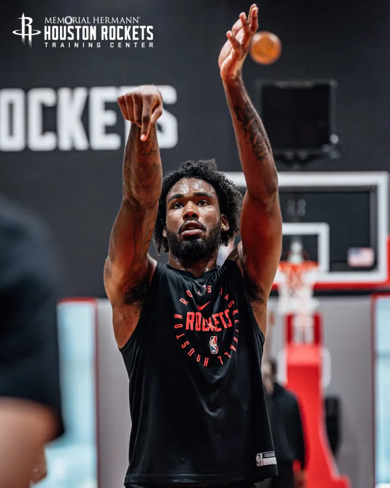 开云app下载-防守大闸！火箭社媒晒伊森现身火箭训练馆的训练组图