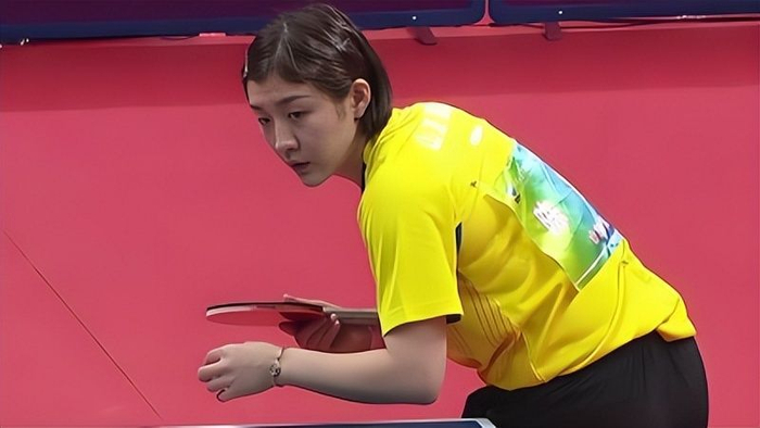 开云app下载-《全民学乒乓发球篇》第6集:正手奔下旋发球动作要领|长球|手腕|技巧|对手|速度_新浪体育_新浪新闻
