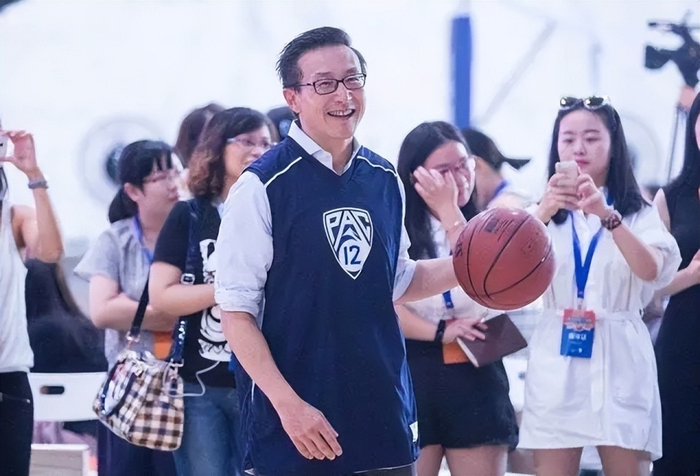 当年蔡崇信33亿买下篮网队，如今出售值多少钱？网友：血赚|布鲁克林篮网队|nba|球队|估值|市值_新浪体育_新浪新闻